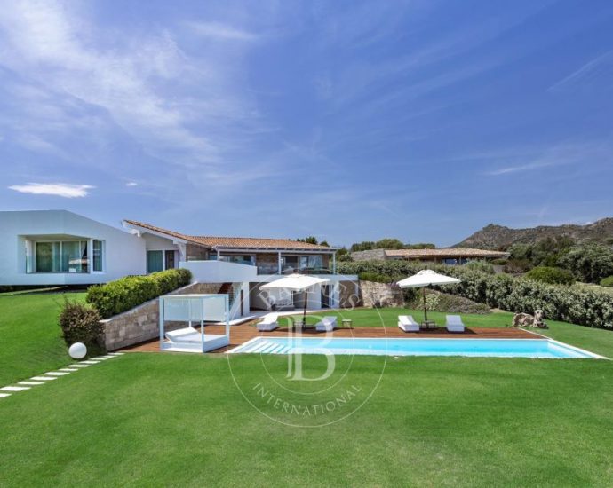 Villa Blanc Eden