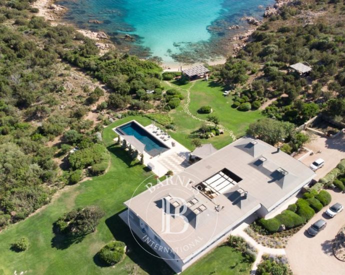 Villa Horse
