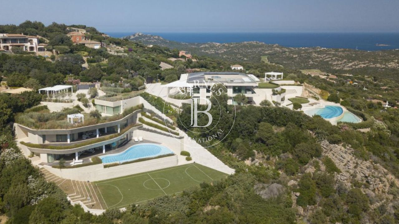 Villa W