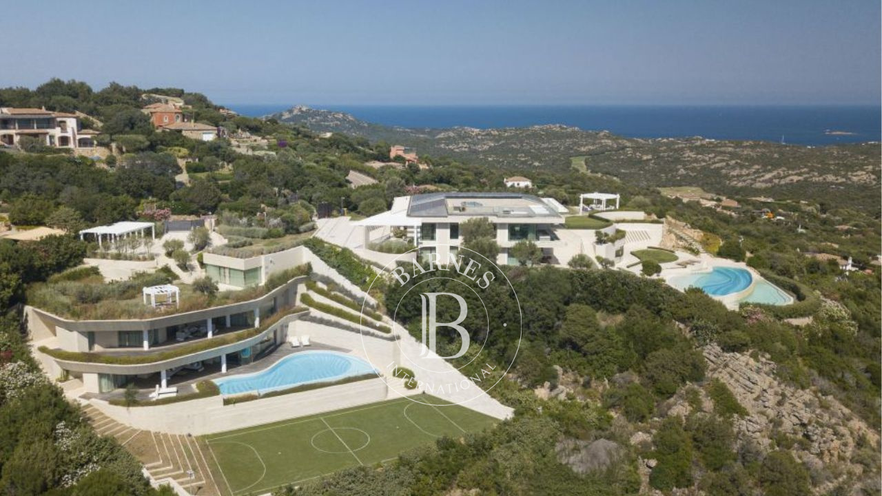 Villa W